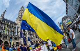 Залишитися чи повернутися: українцям у ЄС дали час до 2027 року