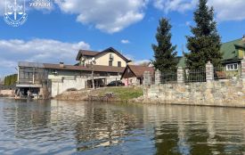 Прокуратура та Держекоінспекція зафіксували неправомірну забудову на березі річки Тетерів у межах Житомира