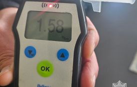 На автодорозі М-06 Київ — Чоп патрульні зупинили нетверезого водія, який до того ж позбавлений права керування