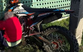 У Малині нетверезий мотоцикліст влетів в паркан: травмовано його і пасажира