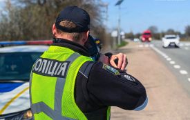 Водіям на замітку: де на Житомирщині патрульні вимірюють швидкість руху за допомогою приладів TruCAM