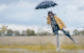 В Україні завтра очікується ускладнення погоди — сильний вітер і дощ