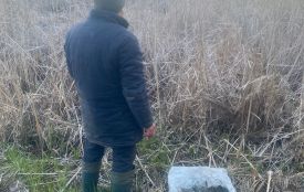 І риби не наловив, і штраф заробив: в Любарській громаді чоловік рибалив сіткою під час нерестової заборони