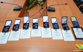 Рідні загиблих Захисників отримали відомчі нагороди