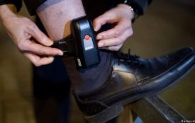 Житель Житомирського району вдарив поліцейського – прокурори повідомили про підозру