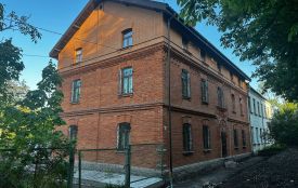 На Покровській відновили автентичний вигляд цегляного будинку ХІХ століття