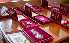 На початку 31-ї сесії обласної ради відзначили державними нагородами жителів Житомирщини