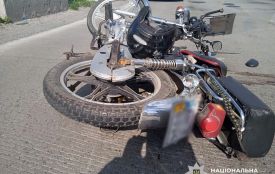 У ДТП поблизу Житомира при зіткненні автомобіля і мотоцикла травмовано 82-річного водія двоколісника
