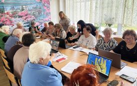 У Житомирі відбулося заняття з цифрової грамотності для слухачів Університету третього віку