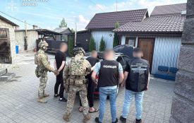 За 10 тис. доларів США до Білорусі – двом чоловікам повідомлено про підозру у сприянні незаконному перетині кордону