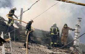 У Житомирі горів приватний будинок: травмувався чоловік