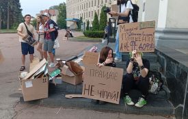 Житомир четвертий день поспіль протестує: містяни знову вийшли на майдан Корольова. ФОТО