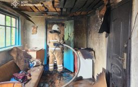 Рятувальники не дали вогню знищити приватний будинок у Чуднові