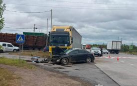 ДТП біля Коростеня: при зіткненні вантажівки і легковика травмовані жінка і немовля