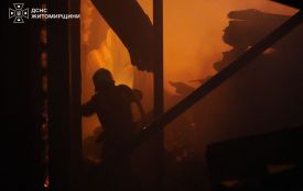 56 чоловік особового складу та 17 одиниць техніки - рятувальники показали, як ліквідовували пожежі після російських обстрілів у Коростенському районі
