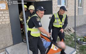 У Бердичеві фахівці ДСНС долучилися до аварійного відкриття дверей задля порятунку хворого чоловіка