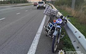 На Звягельщині сталася ДТП за участю автомобіля та мотоцикла