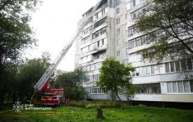Рятувальники показали наслідки обстрілу багатоповерхівки в Бердичеві. ФОТО