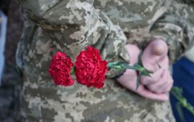 Лише через рік і шість місяців на щиті до рідного Житомира повернувся Захисник Дмитро Камінчук