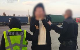 З Німеччини екстрадовано мешканця Житомира, який організував збут метадону у виправній установі