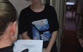Поліцейські Житомирщини затримали 17-річну дівчину, яка  допомагала фсб отруювати українських військових