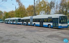 У Житомир прибули ще два двосекційні низькопідлогові тролейбуси - тепер в парку ТТУ їх 10