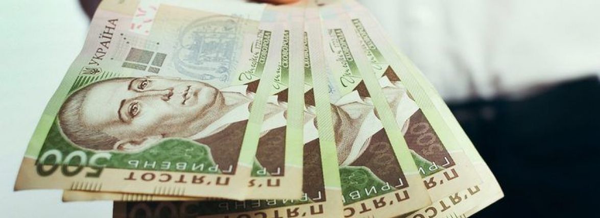 Курси валют на 24 вересня: гривня обновила річний максимум