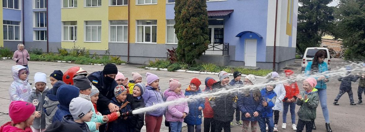 Рятувальники області проводять інтерактивні уроки безпеки для підростаючого покоління