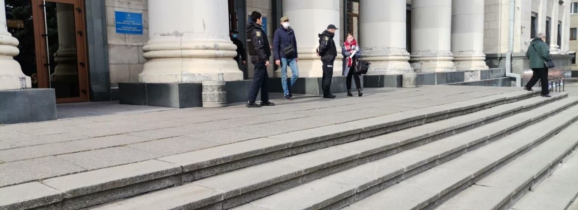 У Житомирі замінували суд: триває евакуація людей і перевірка
