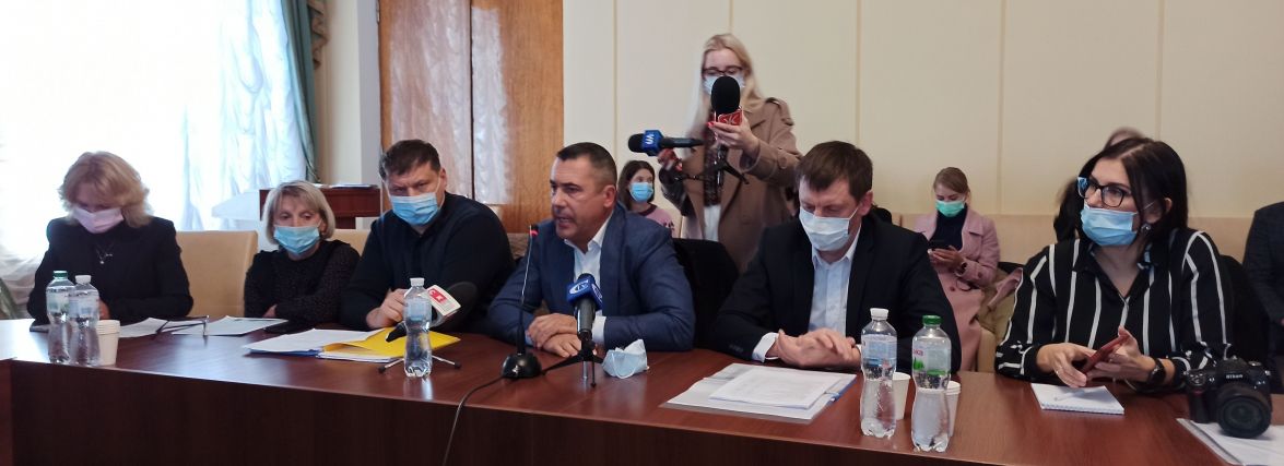 Підготовка до сесії: у Житомирській обласній раді тривають засідання профільних комісій