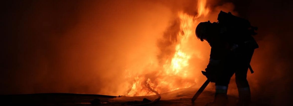 На СТО у Коростишеві загорілася автівка: травмувався відвідувач