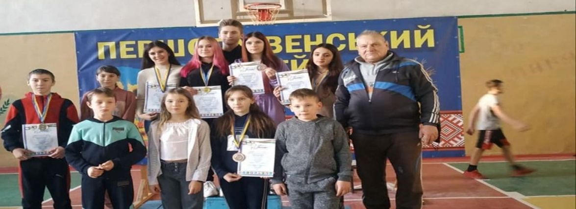 Перші здобутки важкоатлетів