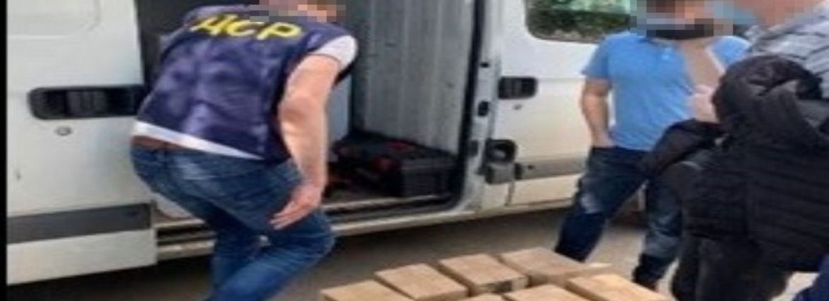 За "сімейний бізнес" зі збуту алкогольного фальсифікату судитимуть сина з батьком та подружжя