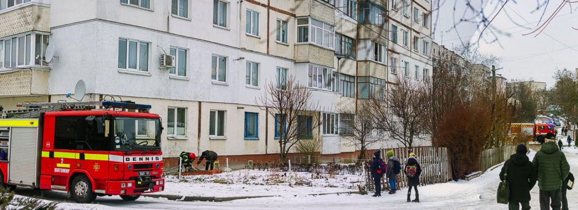 Під час пожежі на вул. Довженка у Житомирі врятували чоловіка