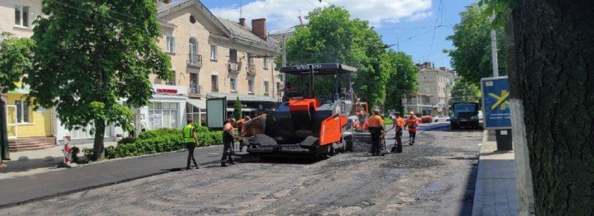 На Театральній від В. Бердичівської до майдану Перемоги нанесуть розмітку і запровадять нову схему дорожнього руху