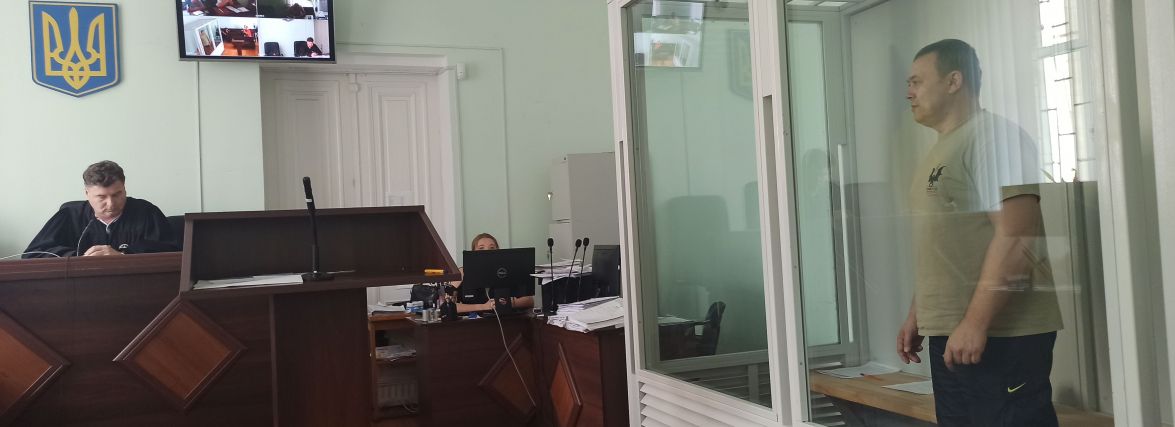 Захисник підозрюваного в вбивстві однієї дитини в Радомишлі та важкому пораненні іншої звинуватив журналістів в тому, що його підзахисного не випускають з-під варти