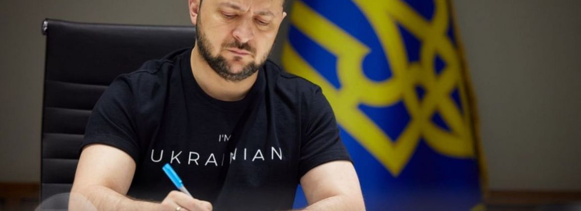 Зеленський підписав закон про повернення мита та оподаткування ПДВ на розмитнення авто та імпортні товари