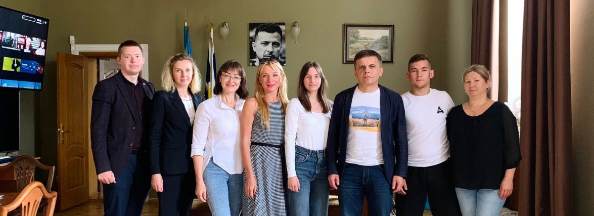 Двоє дітей загиблих військових з Житомира за підтримки міської влади поїдуть на навчання в США