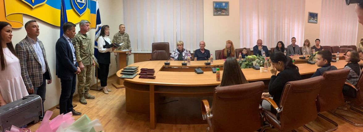 У Житомирі посмертно нагородили випускників та офіцерів військового інституту імені Корольова, які загинули при захисті Києва