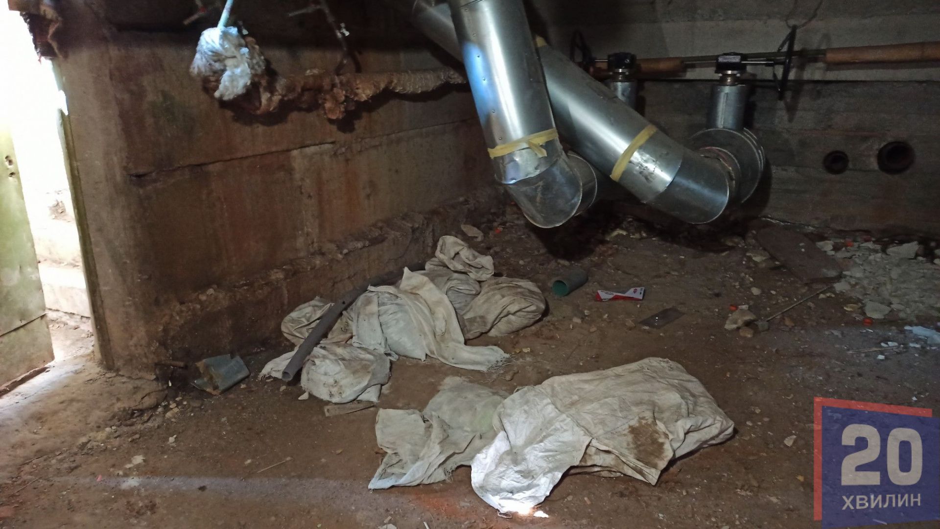 Стан підвального приміщення – все захаращене та жодних ознак укриття на 1500 осіб