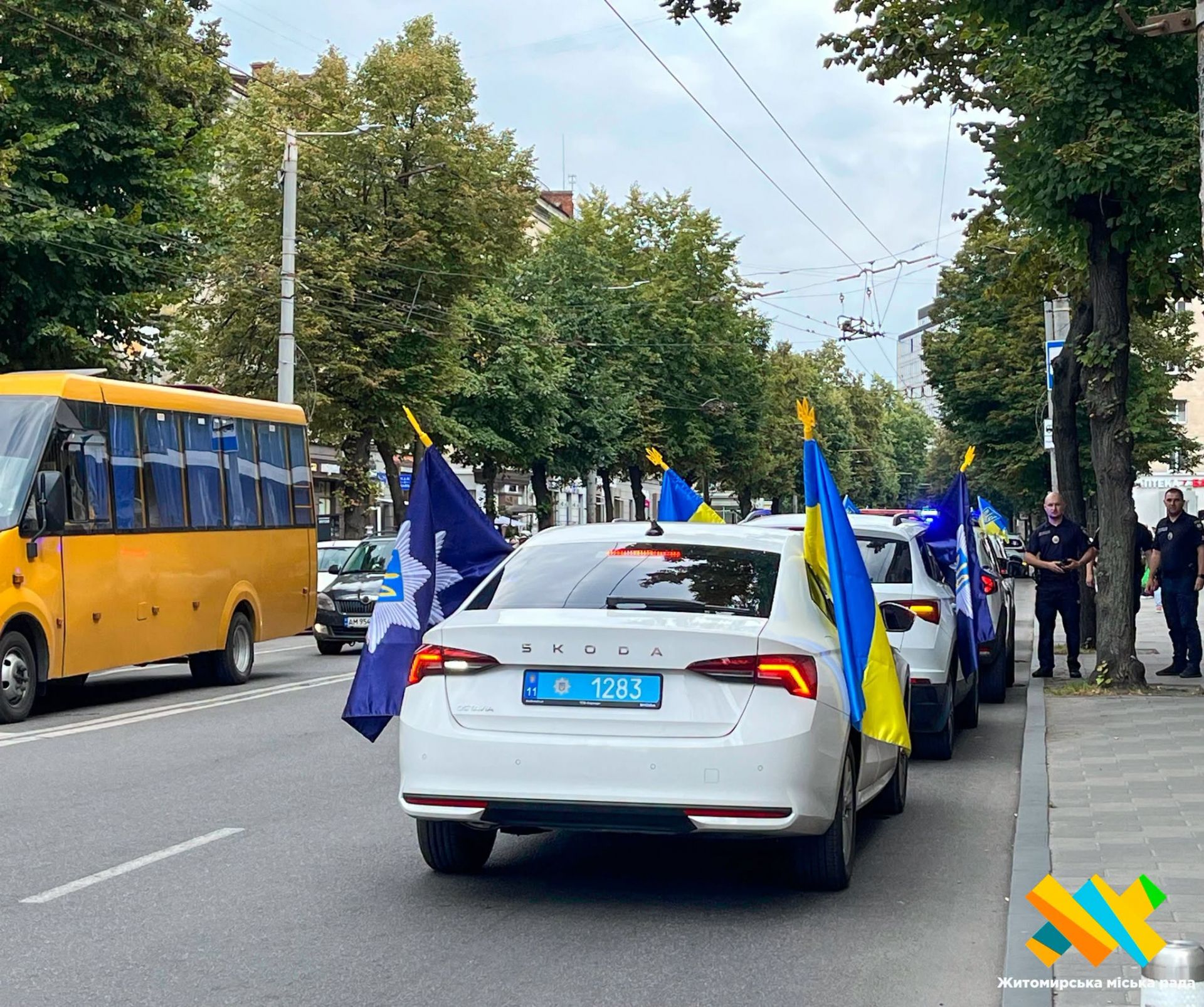 Житомир провів в останню путь загиблих від російського удару офіцерів поліції
