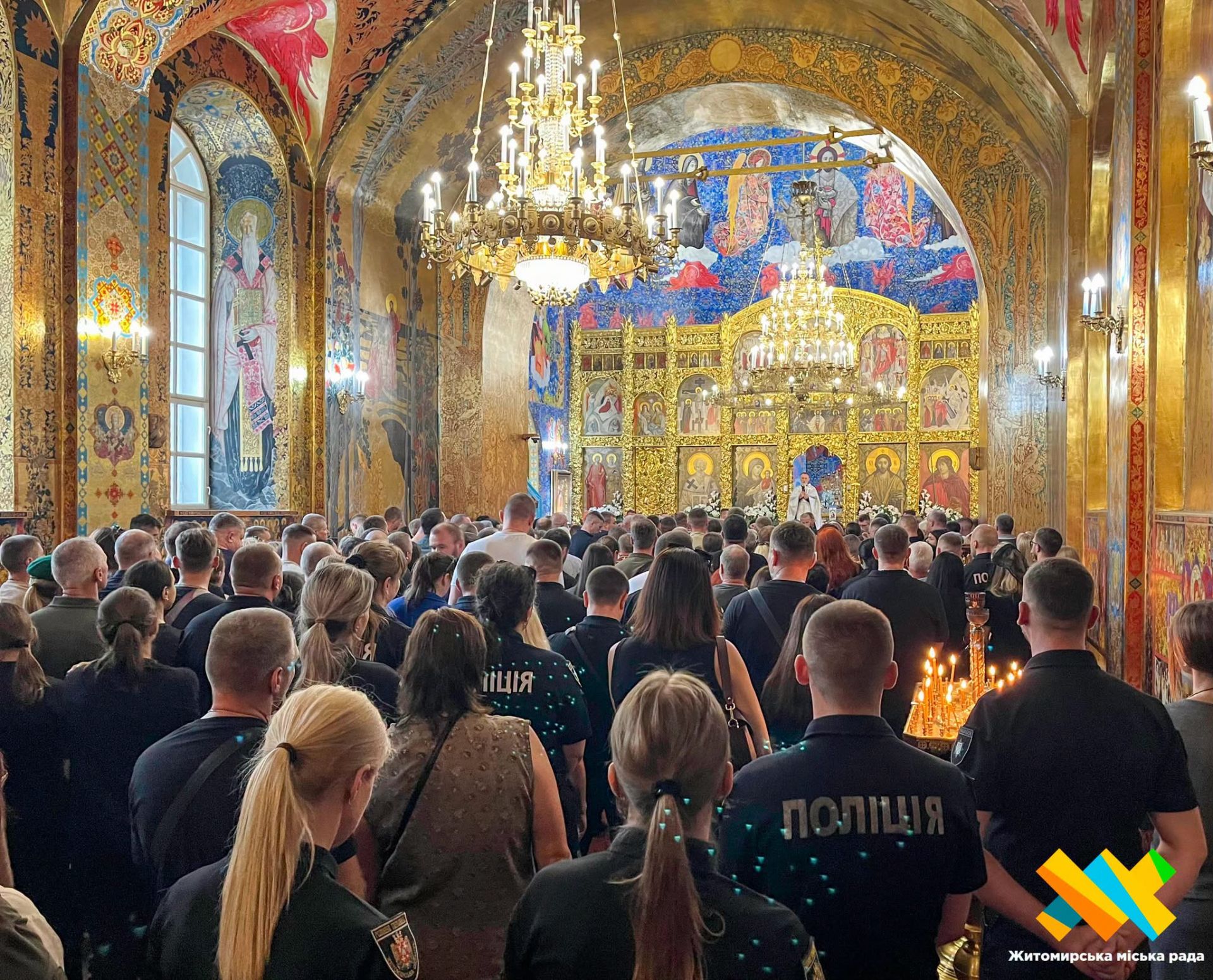 Житомир провів в останню путь загиблих від російського удару офіцерів поліції