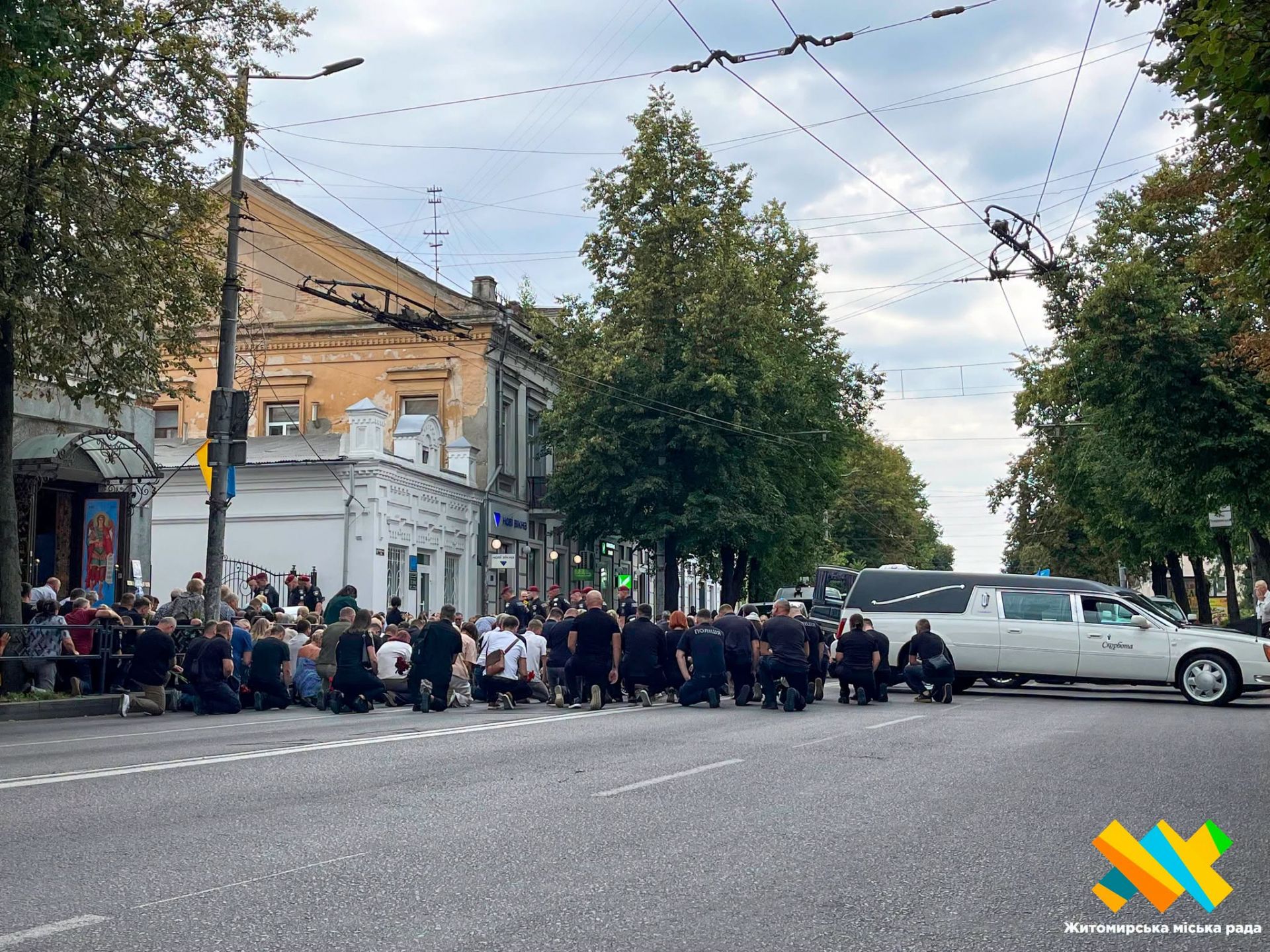Житомир провів в останню путь загиблих від російського удару офіцерів поліції