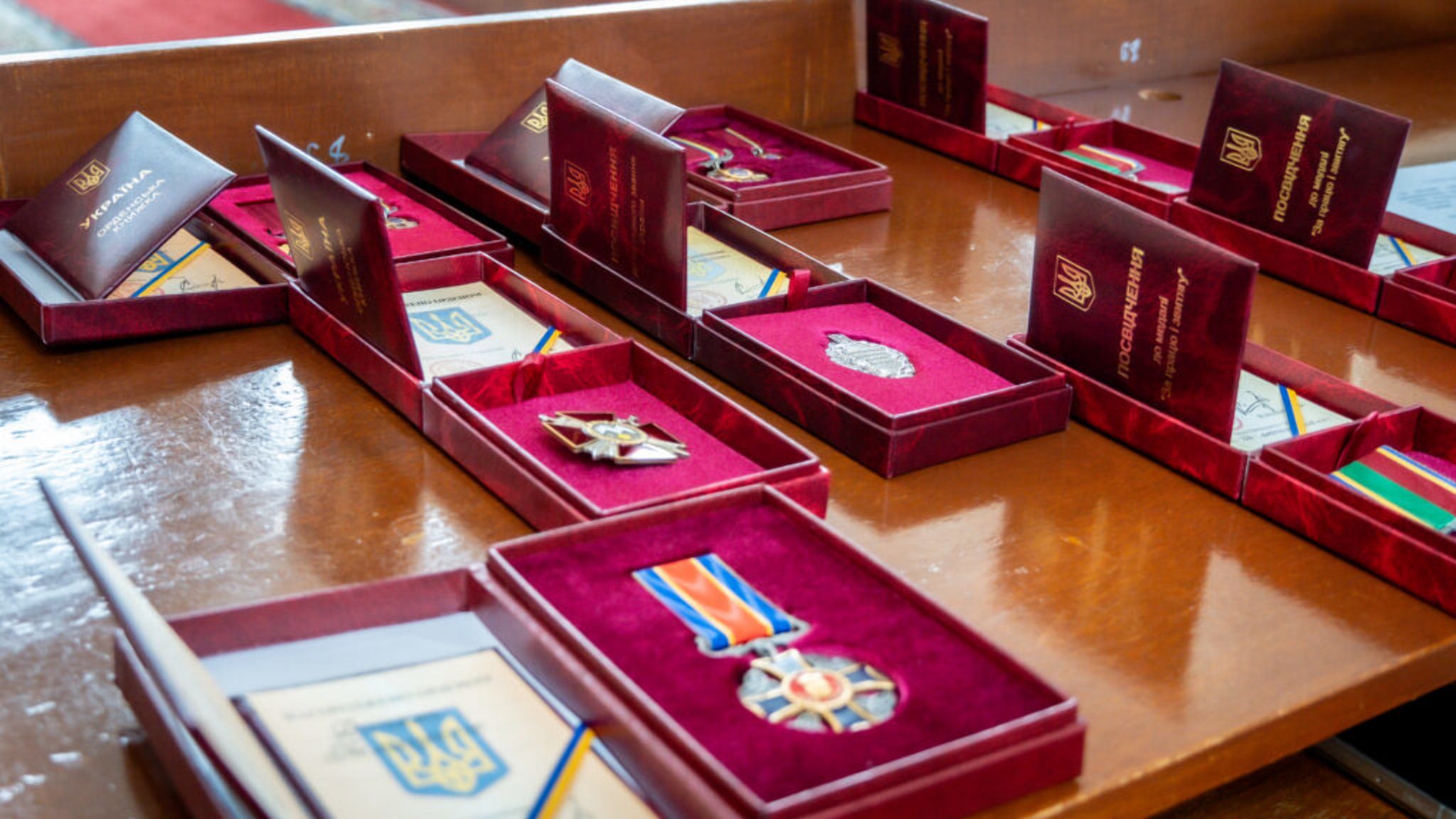 На початку 31-ї сесії обласної ради відзначили державними нагородами жителів Житомирщини