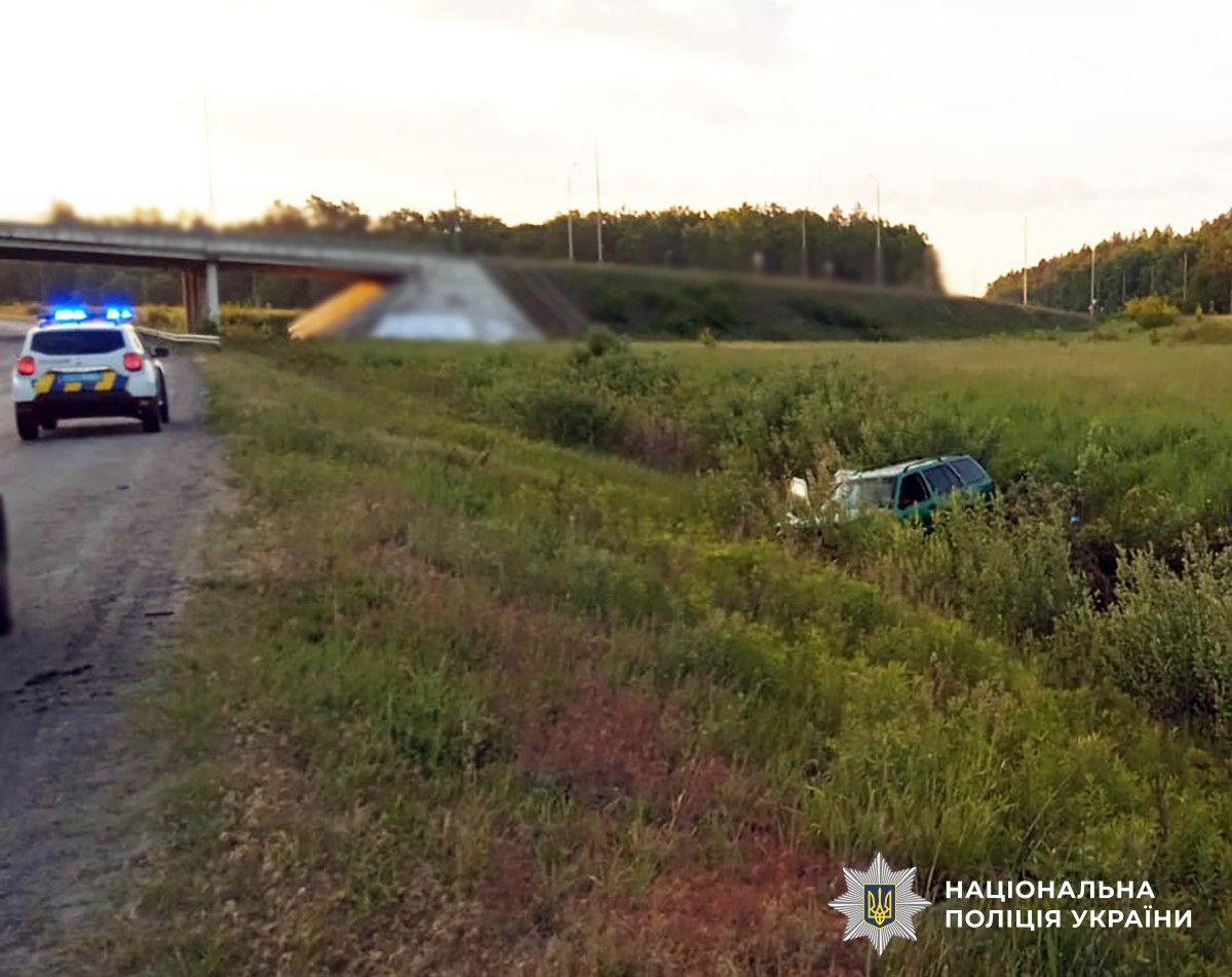 Поблизу Іванівки легковик злетів в кювет: загинув водій — 35-річний житомирянин