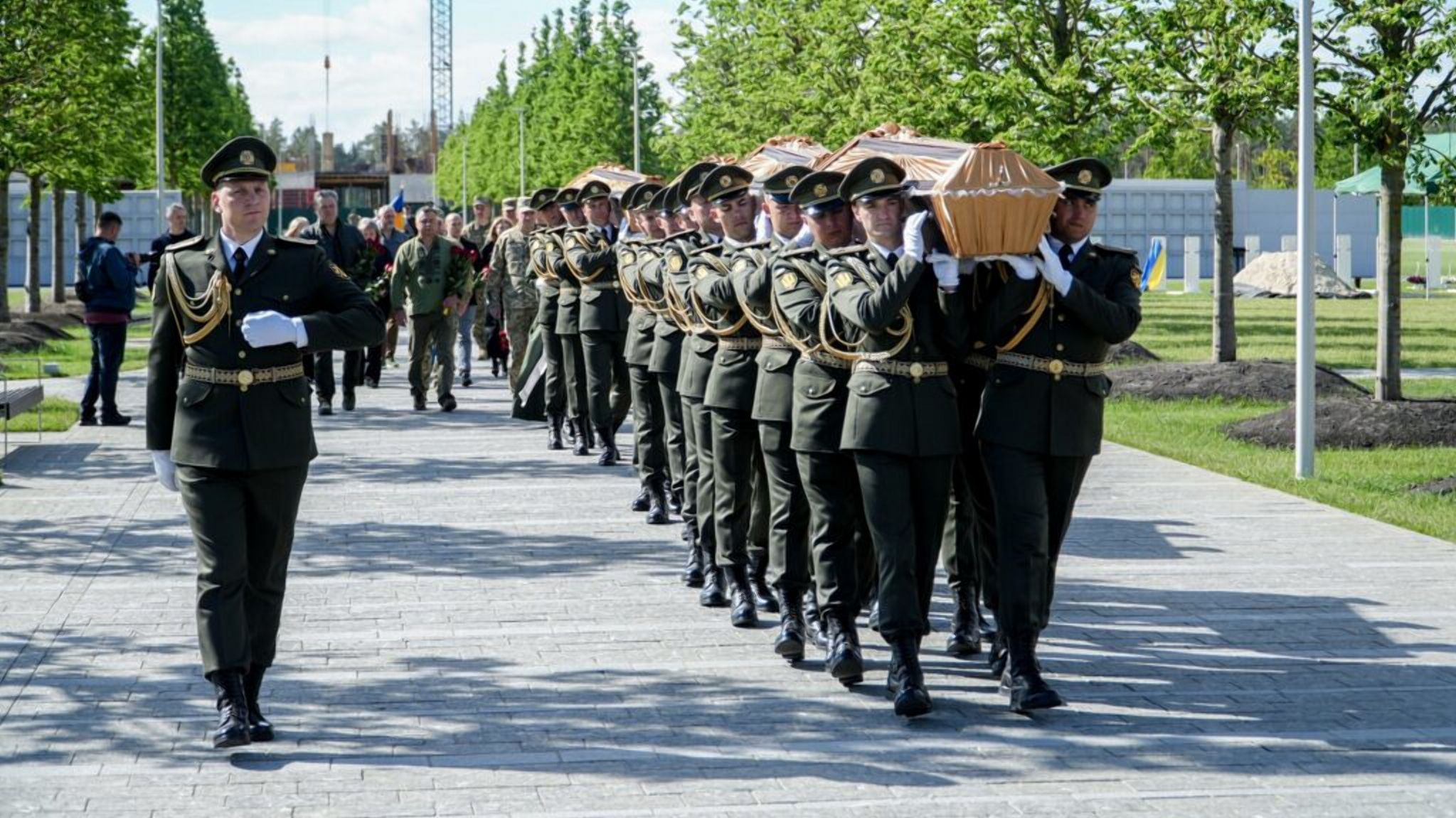 Віталій Бунечко взяв участь в церемонії почесного поховання Героїв