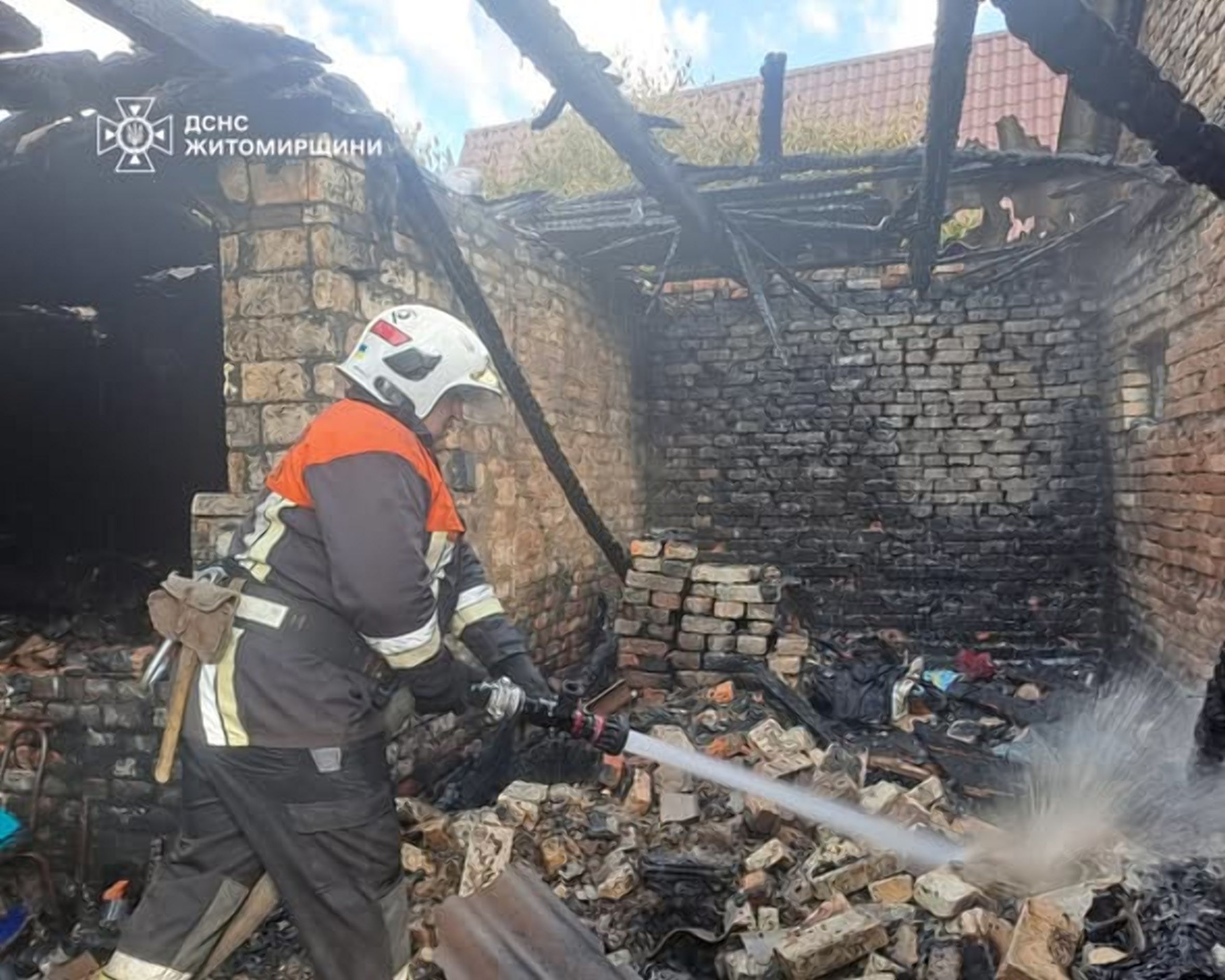 На пожежі в житловому будинку в Баранівці виявили загиблого чоловіка