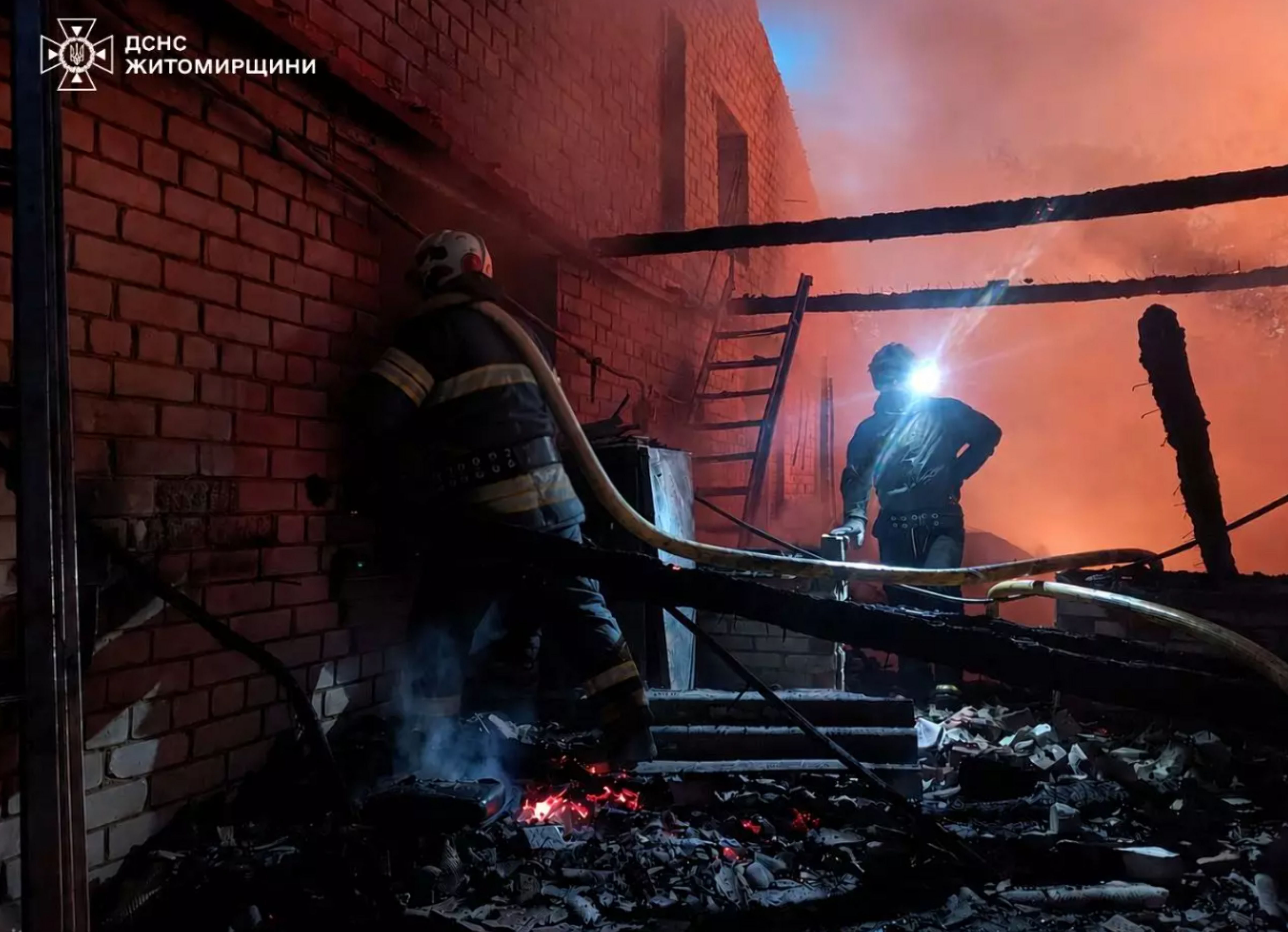 У селі Краснобірка Житомирського району під час пожежі виявлено тіло чоловіка