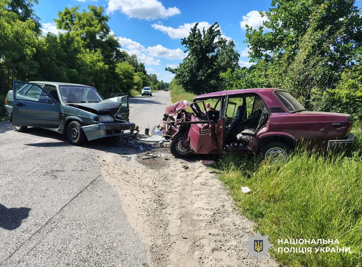 На Звягельщині зіштовхнулися дві "ВАЗівки": травмовано трьох людей