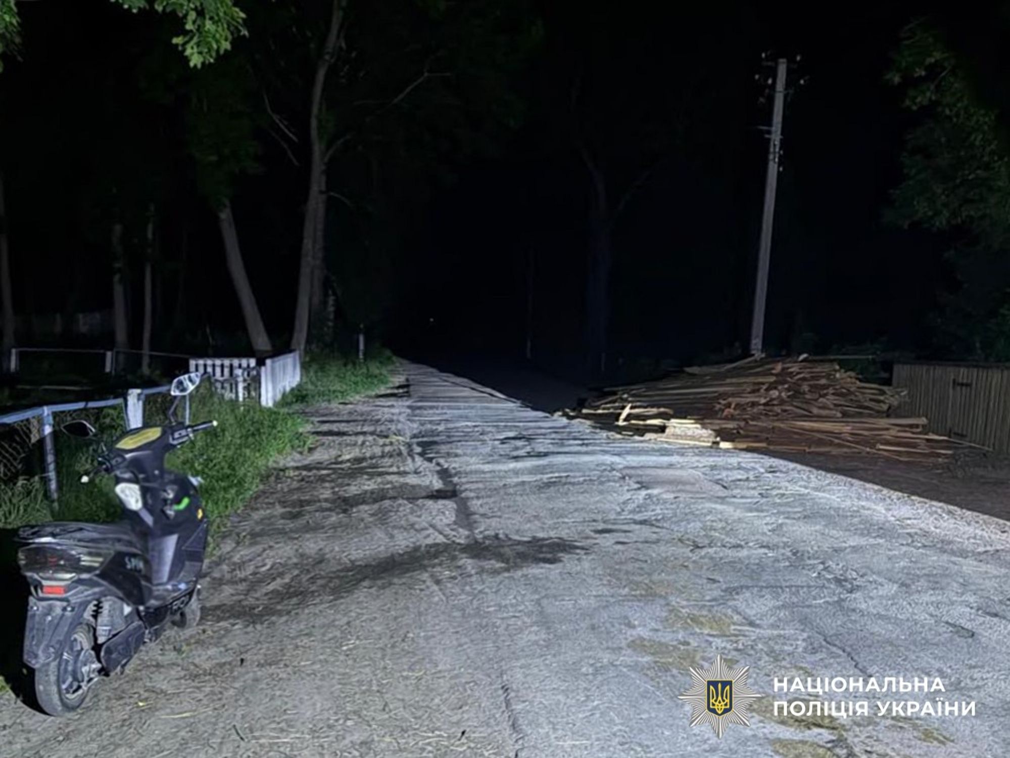 У селі Баранівської громади водій отримав тяжкі травми після падіння з електроскутера